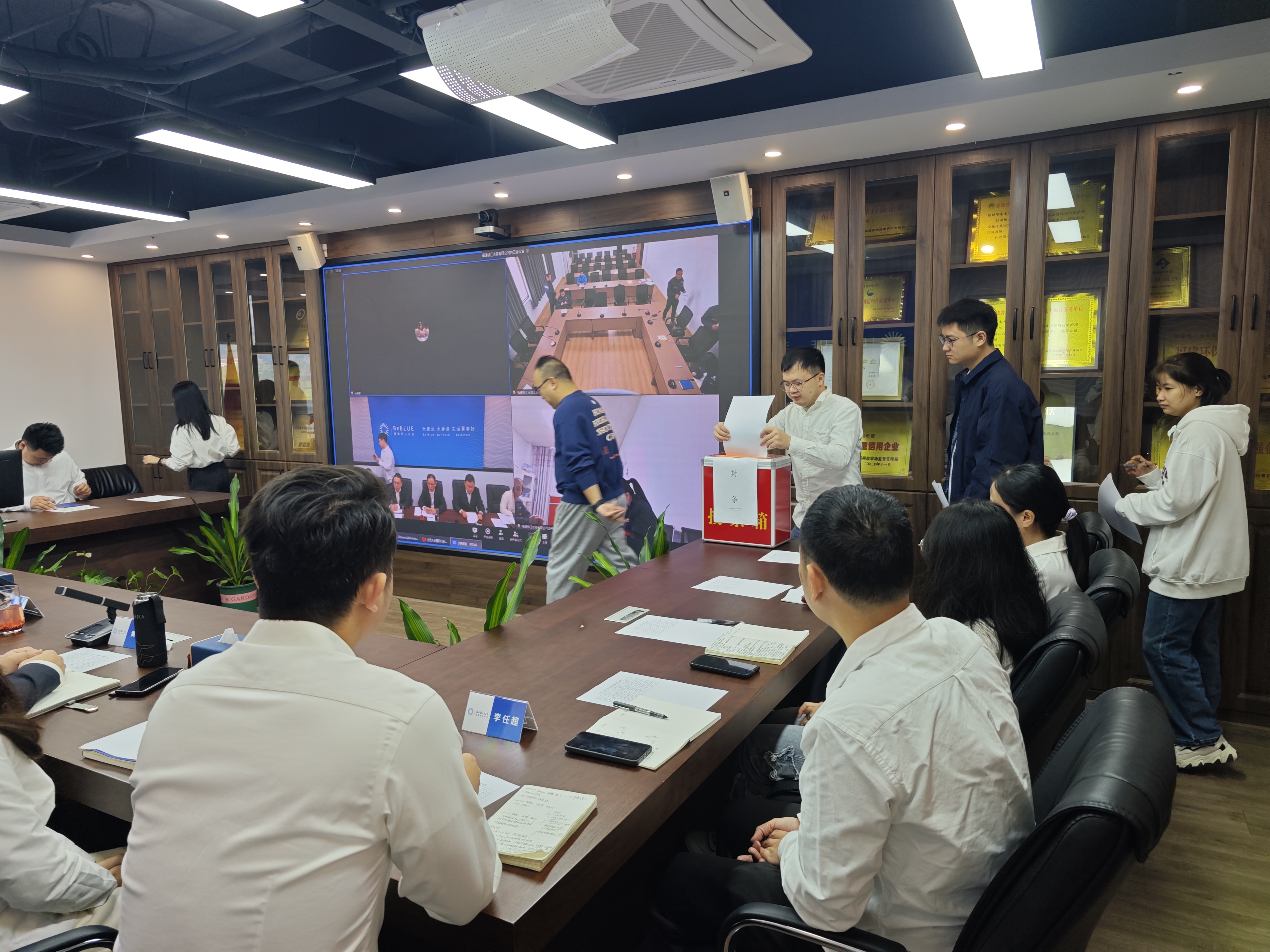 1766472958114990.jpg 1766472958114990.jpg